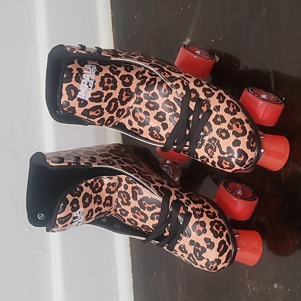 Impala roller skate, size 8